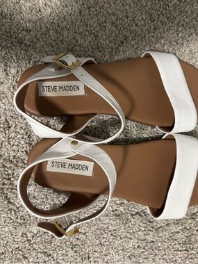 Steve Madden Dina flat sandals in white leather